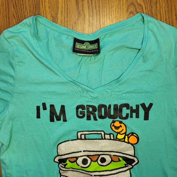 2012 Oscar the Grouch T-Shirt – Women’s Large A85 - Picture 2 of 8